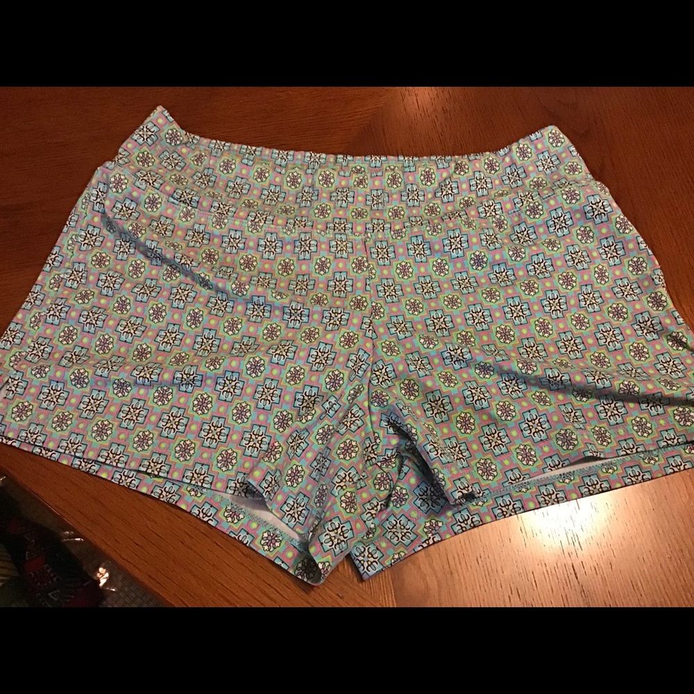 Athleta Exercise Shorts Size Medium